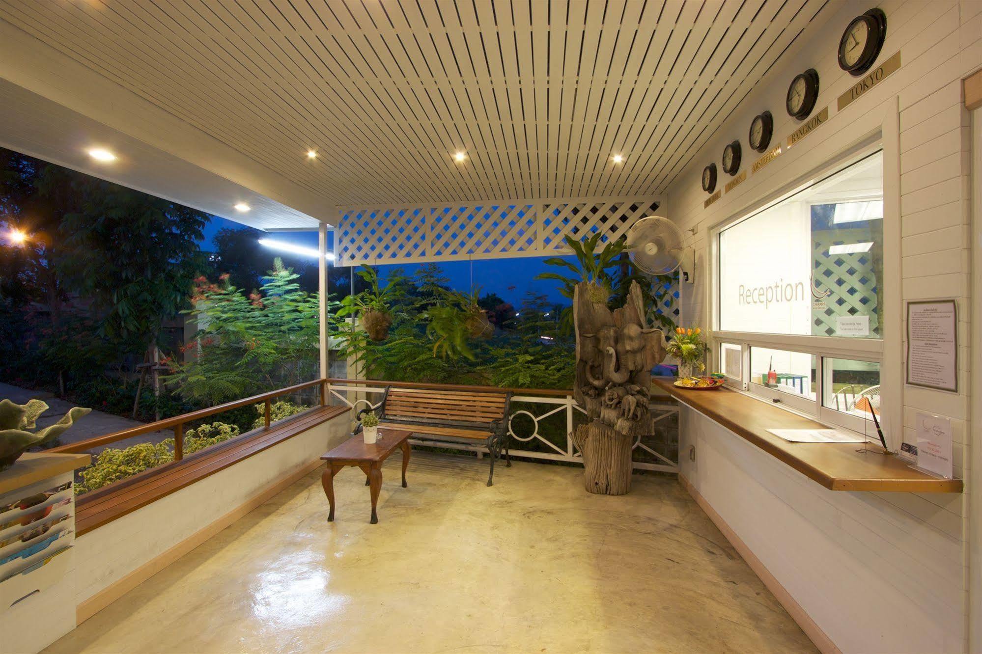Charn Residence Bangsaen Exteriör bild